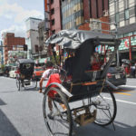 일본 도쿄의 아사쿠사 인력거끄는 모습입니다. 무료다운로드2장이미지 사진