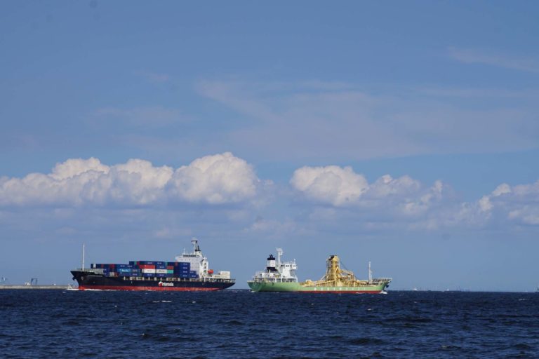 무역선/컨테이너/ 바다  Container ship