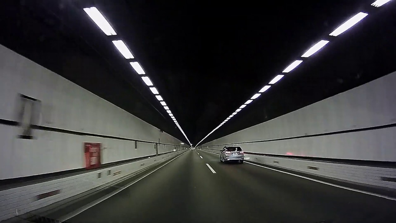 Movie-고속도로에서 터널을 빠져나가는모습 Highway tunnel-no copyright