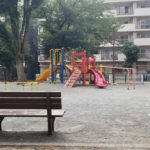 공원에 있는 벤츠와 놀이기구 사진입니다.  Photos of Mercedes and rides in the park.